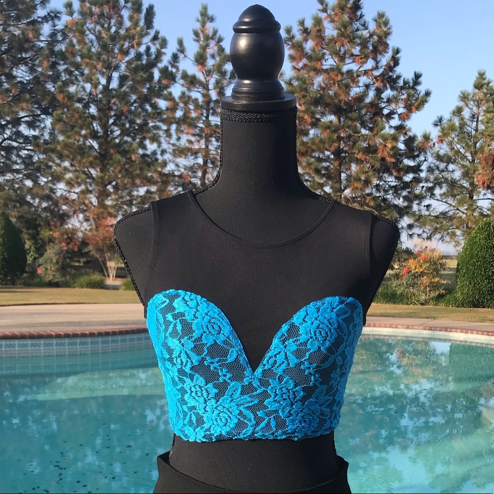 2B Bebe Crop Top